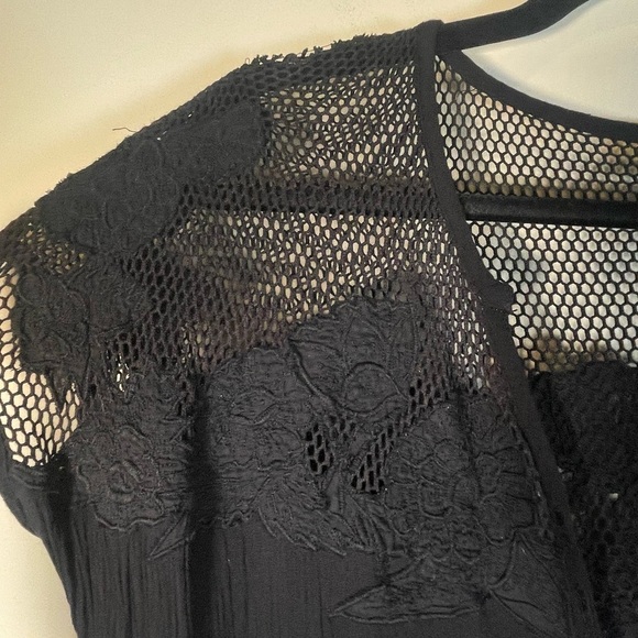 Anthropologie Crinkle Gauze Jumpsuit with Floral Appliqué and Mesh by Lilka
XS - Picture 9 of 16